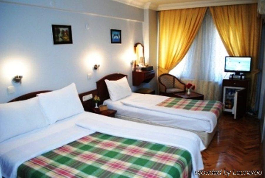 Hotel Grand Mark Истанбул Стая снимка