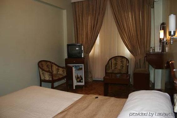 Hotel Grand Mark Истанбул Стая снимка