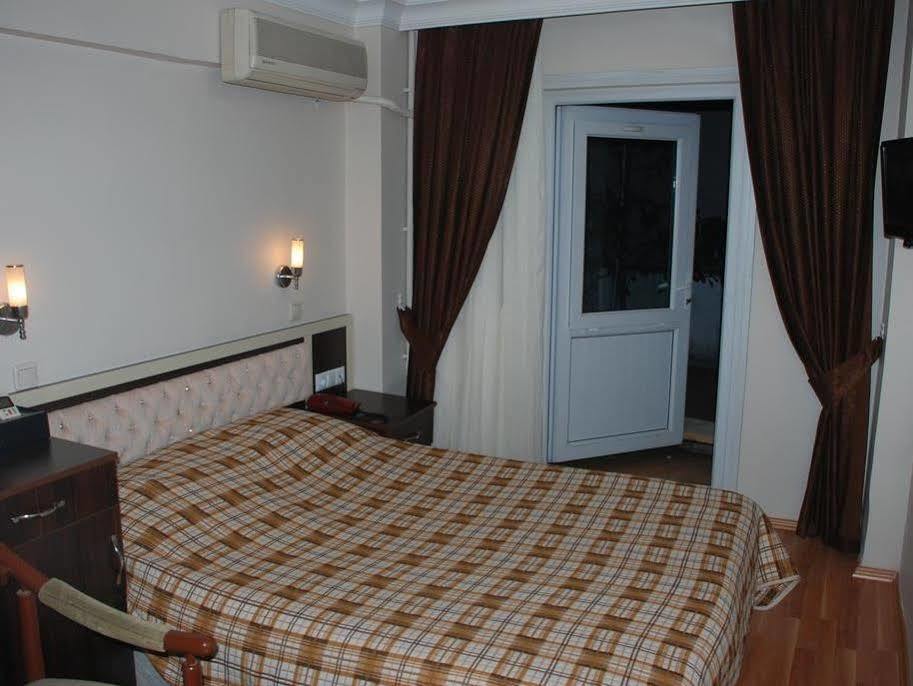 Hotel Grand Mark Истанбул Екстериор снимка