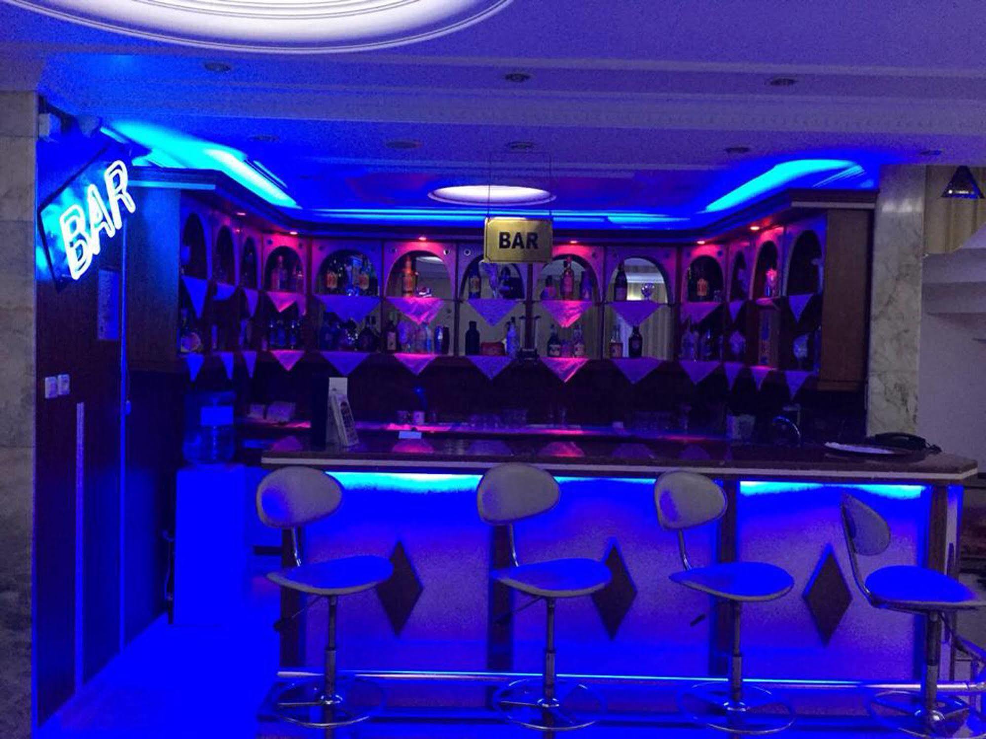Hotel Grand Mark Истанбул Екстериор снимка